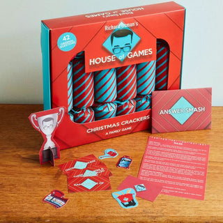 House of Games Christmas Crackers Pack of 6 with Original Quiz Rounds and Trophy