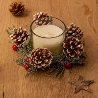 Christmas Wreath Scented Fragranced Candle Pot Ornament ~ Xmas Table Centrepiece Decoration ~ White Wax - Spiced Clove & Ginger