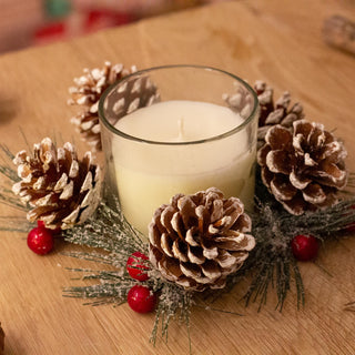 Christmas Wreath Scented Fragranced Candle Pot Ornament ~ Xmas Table Centrepiece Decoration ~ White Wax - Spiced Clove & Ginger